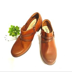 clarks valarie 2 may